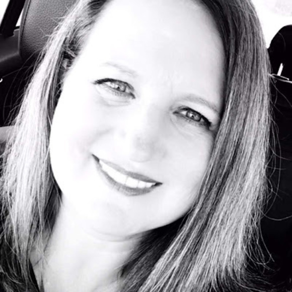 Meet your Posher, Michaella - Picture 1 of 1